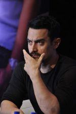 Aamir Khan at Star TV_s new show announcement in Taj Land_s End on 22nd Oct 2011 (36).JPG